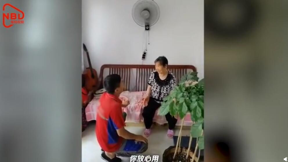 欺负80岁老奶奶,良心不会痛吗?空调安装工