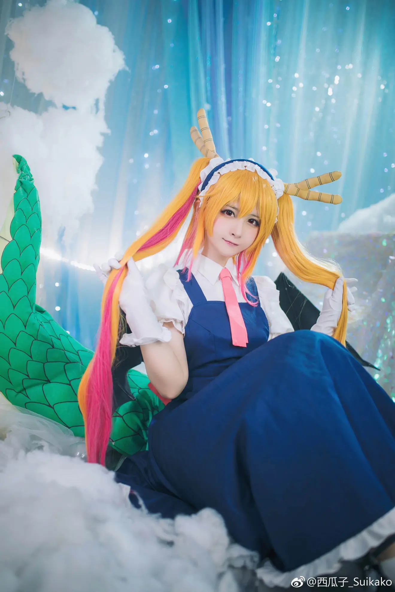 美女cosplay丨托尔捉住一只敲可爱妹��龙