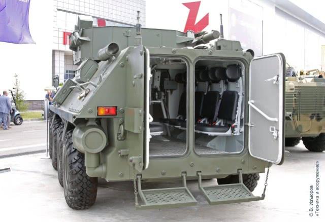 俄罗斯btr8788轮式装甲运兵车apc