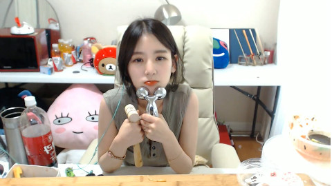 【韩国美女吃播】金莉安(Rian)美女大趴-饭后放大乱夏艳六大海鲜图片