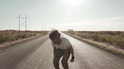 【无助】Purple Yellow Red and Blue Portuga