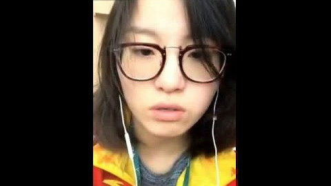 傅园慧映客直播:被孙杨抱抱摸到肉有点奇妙,宁