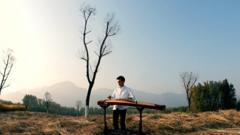 古筝男神带来炫酷古筝演奏MV 死了都要爱 - A