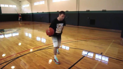 球场实用!科比突破急停转身投篮教学 - AcFun弹