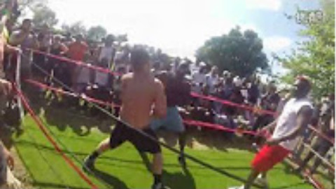 美国黑市拳赛无拳套对抗,中国人击倒黑人小伙