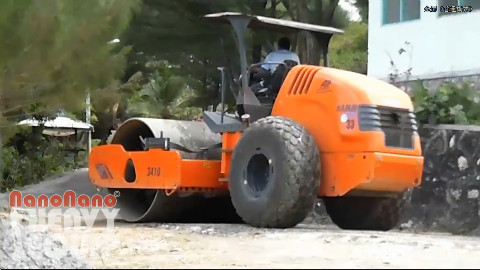 悍马3410型单缸振动式压路机工作 - AcFun弹幕