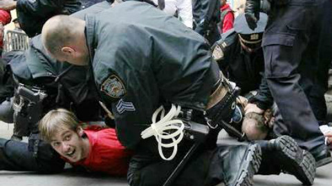 【细细的蓝线】美国警察开枪实录(第十三集) -