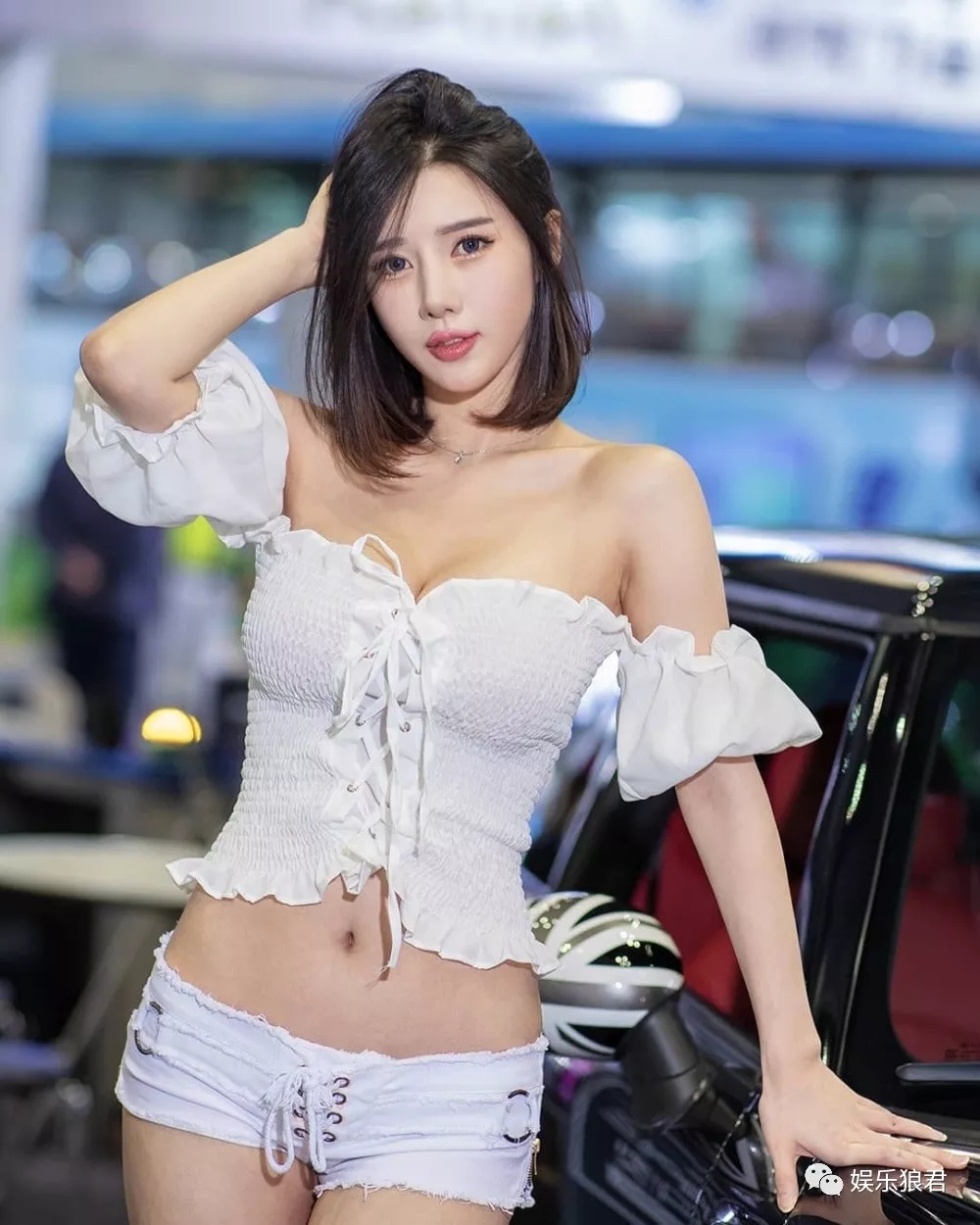 韩国女神宋珠儿车展写真