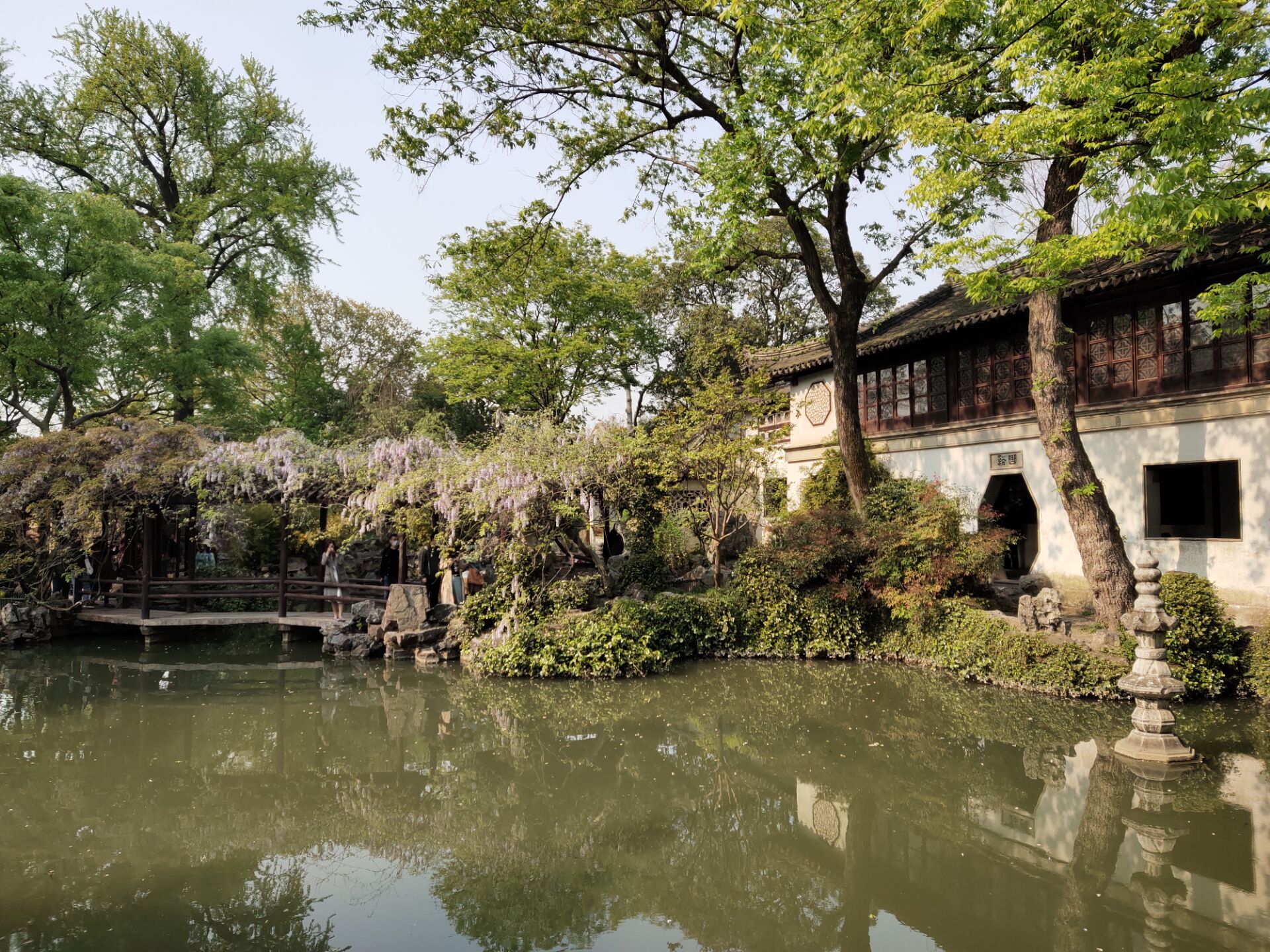 奔走在苏州留园