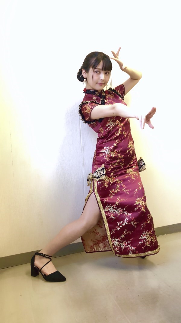 美女声优上坂堇穿旗袍大秀身材 化身功夫娘神采飞扬