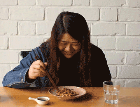 一开春就往我嘴里塞鱼腥草,你说这什么老板