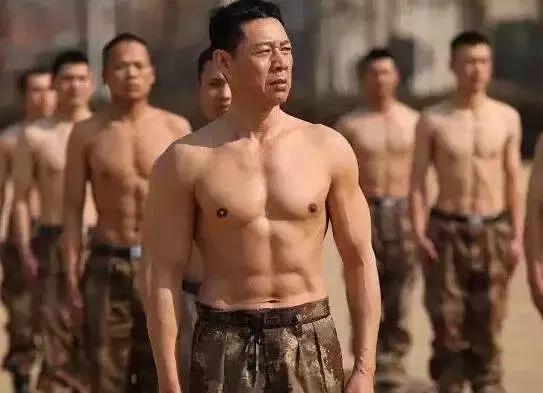 《老炮儿》张涵予全身肌肉服价值27万, 却被《亮剑》孙德胜完败