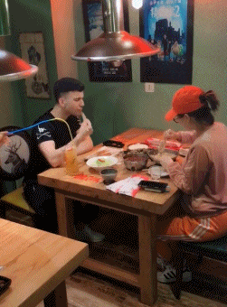 对于漂亮的女生完全没有抵抗力