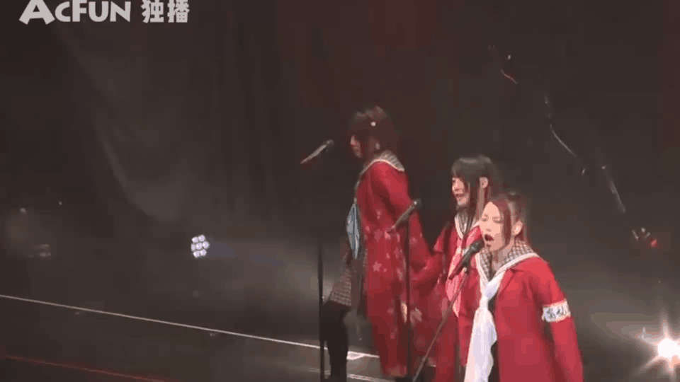 【佐贺偶像是传奇live】种田梨沙镜头gif