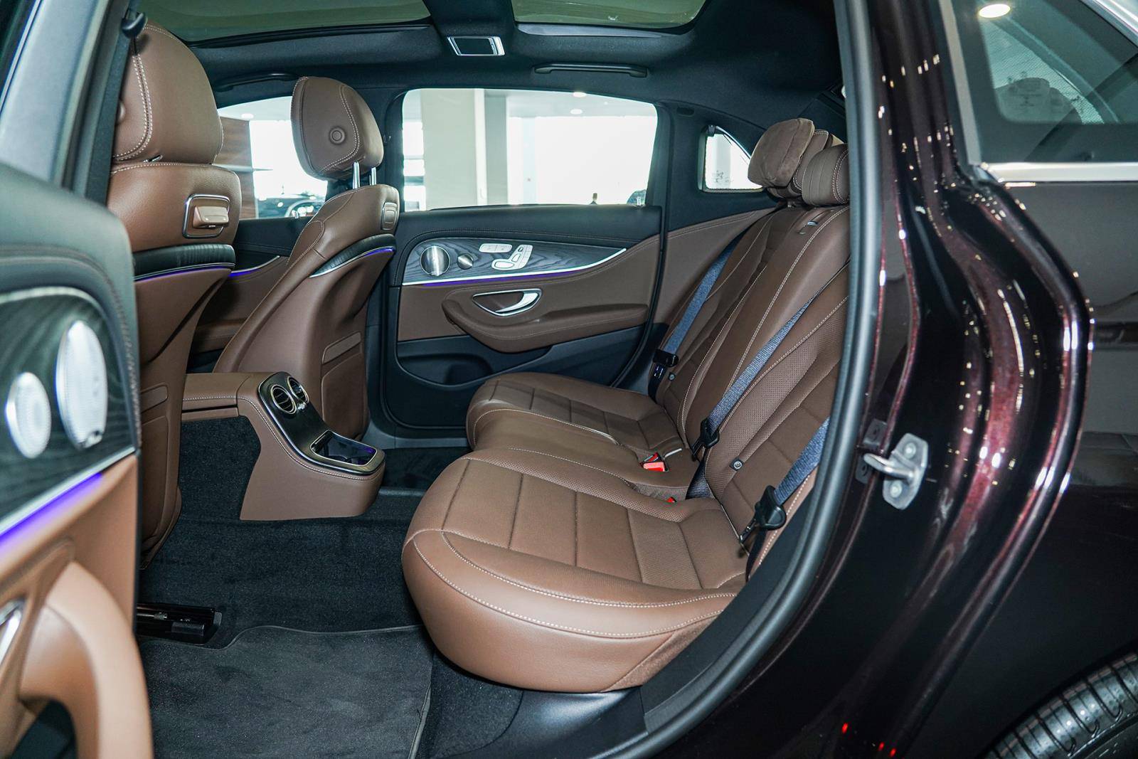 实拍2021款奔驰e300l尊贵运动型你喜欢的它都有