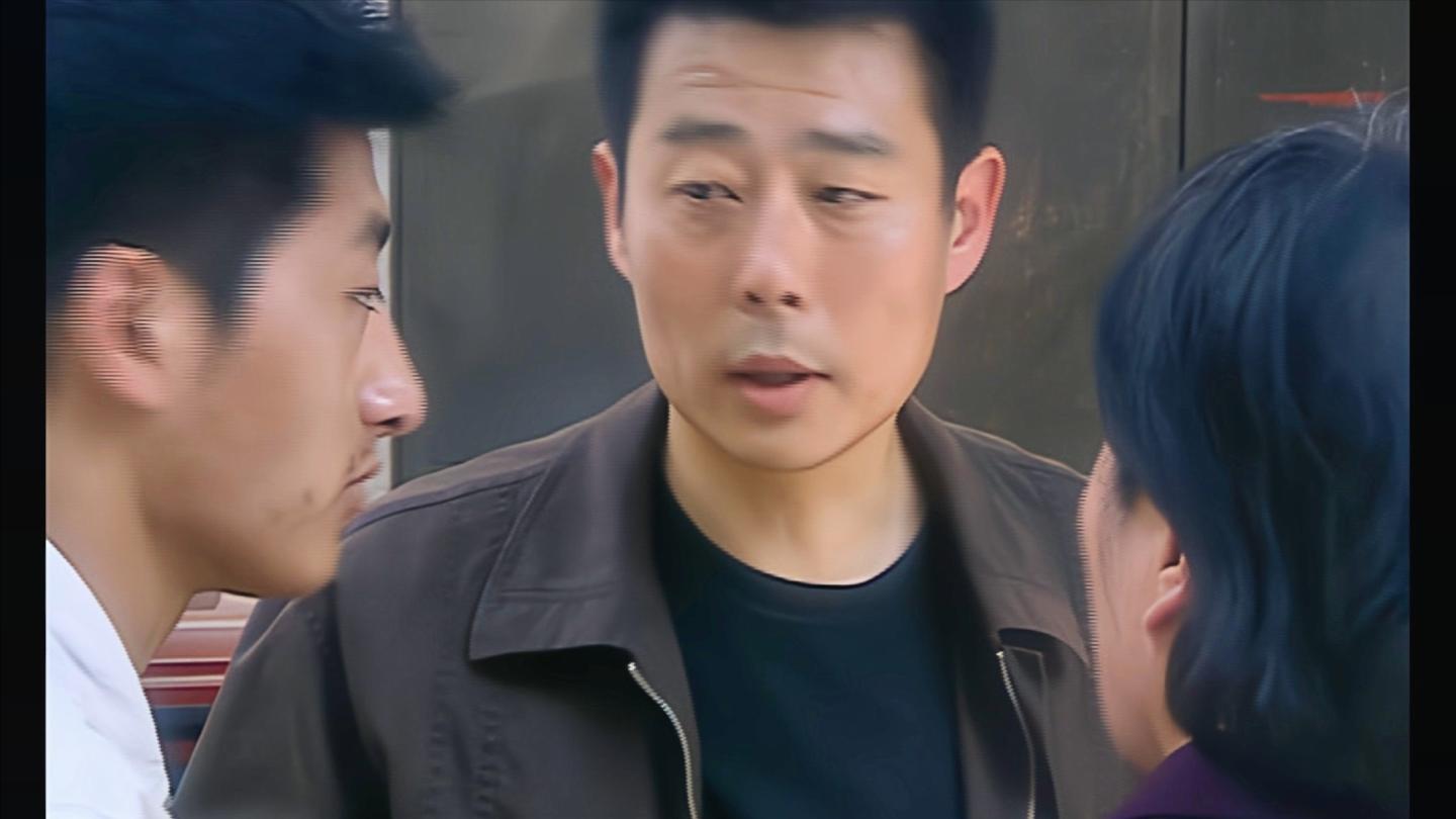 苍天有眼1-1: 小伙刑满释放出来, 脚上鞋子不是八年前的不愿意了