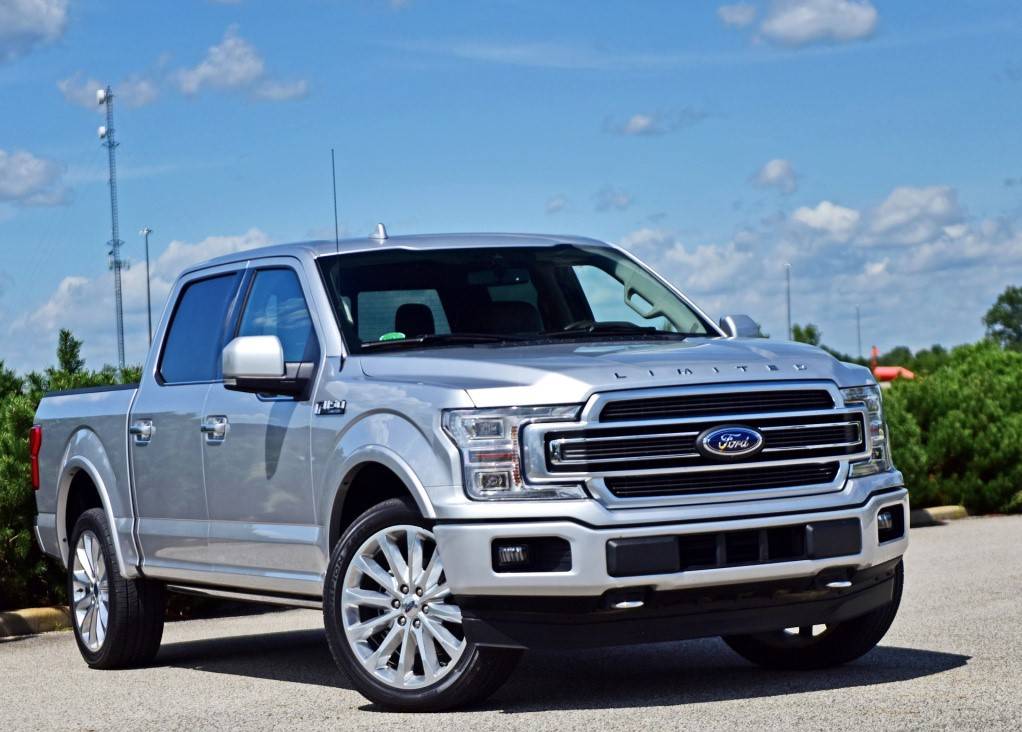 作为一款经典皮卡,福特f-150一直给用户营造一种"实用"和"美系肌肉