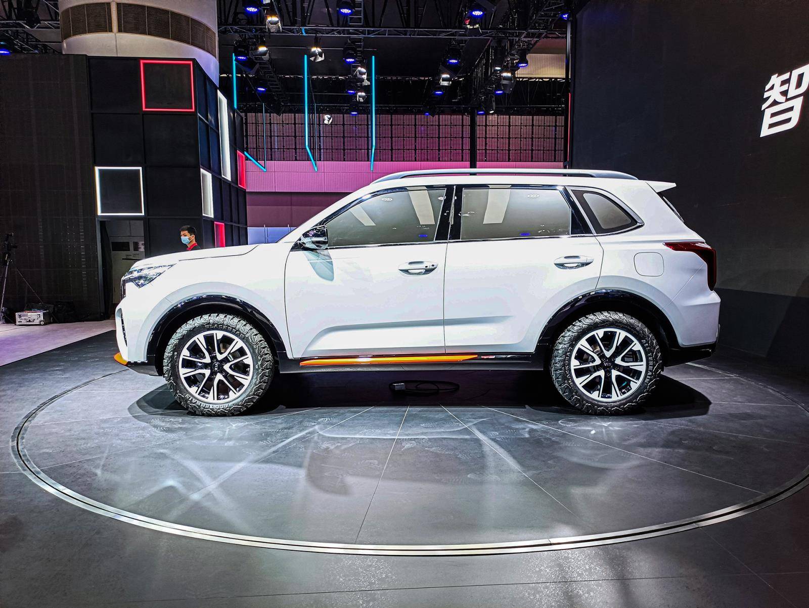 2020广州车展:新起亚智跑ace 搭1.5t动力/造型变样