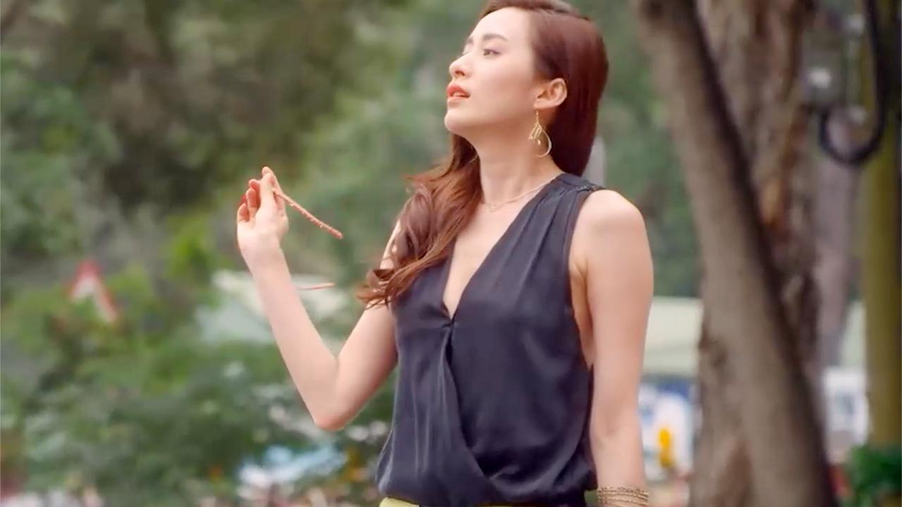 最佳男友进化论: 姑娘使出美人计, 瞬间刷爆小伙的银行卡!