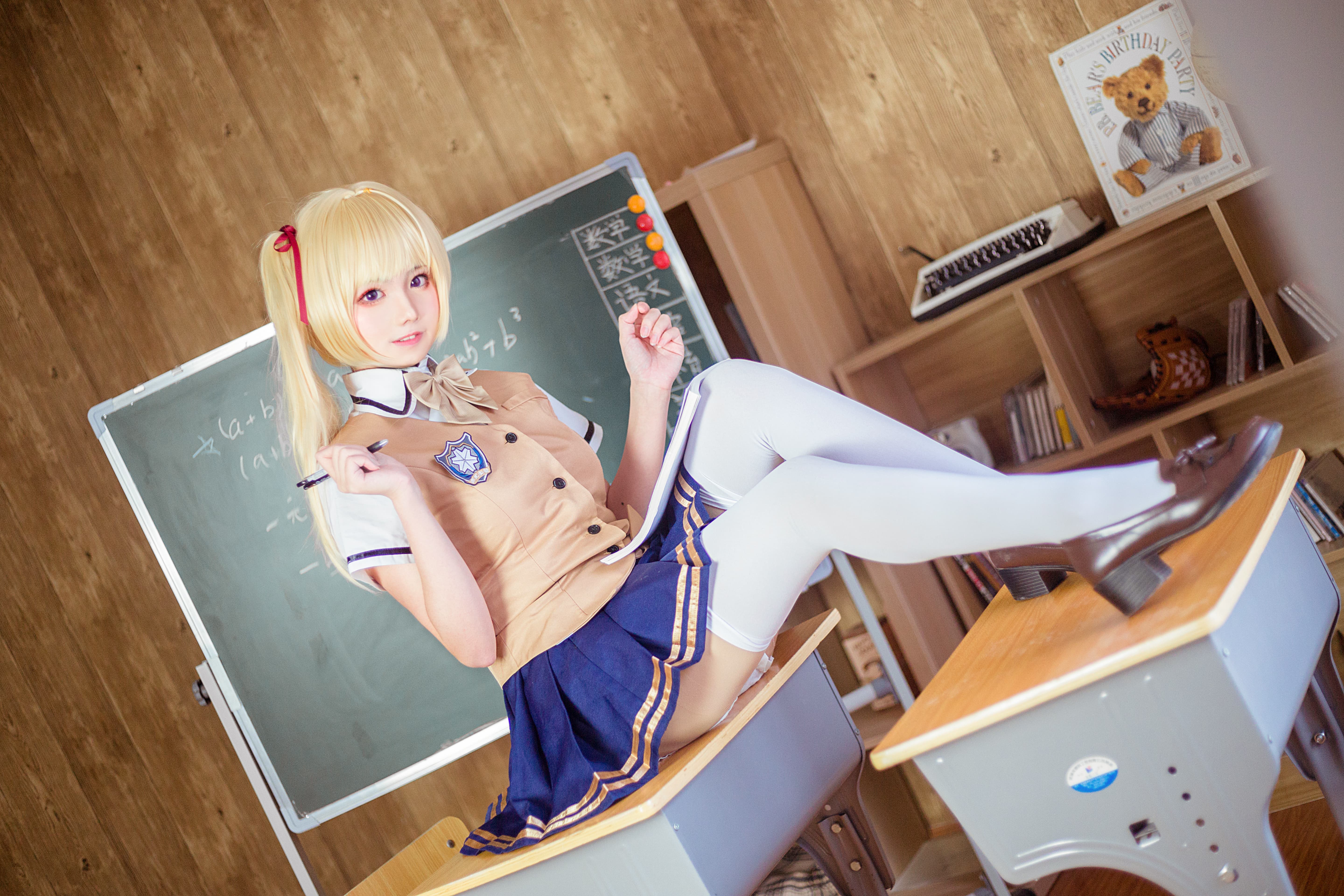 金发萌妹三色绘恋迟菓cos