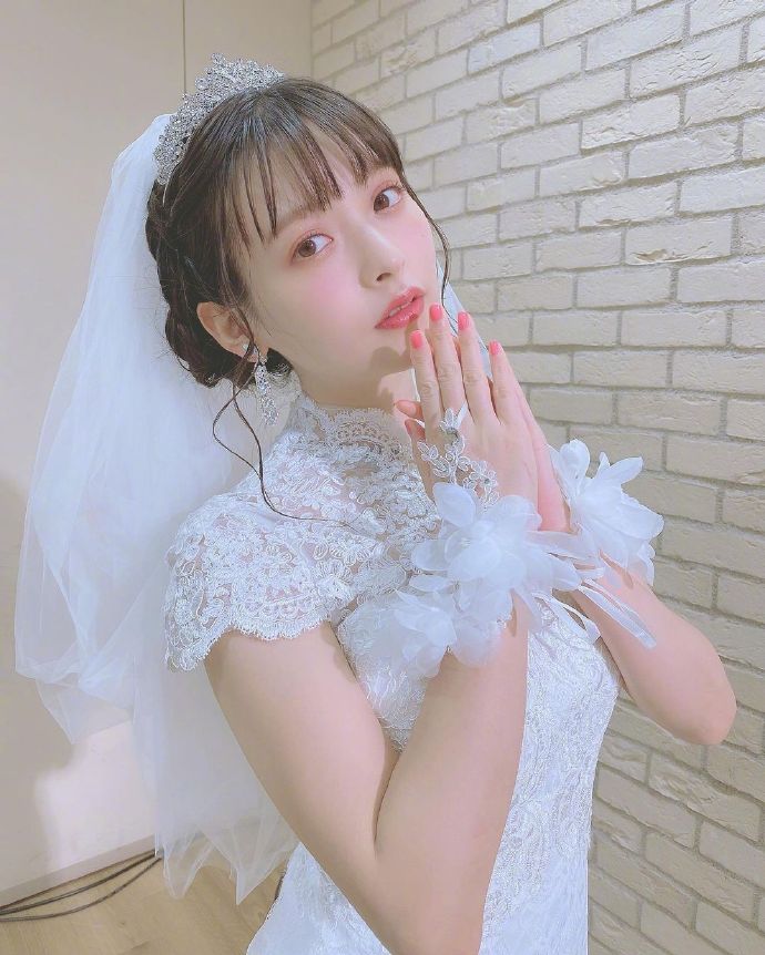 声优上坂堇的婚纱照