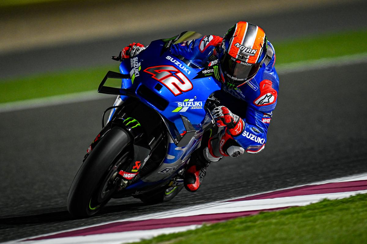 冲一起看摩托gp了