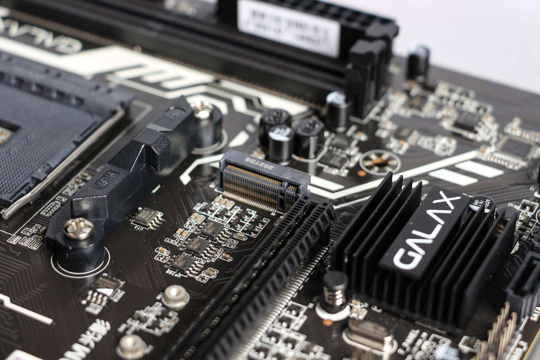 影驰a520m光影主板评测麻雀虽小五脏俱全