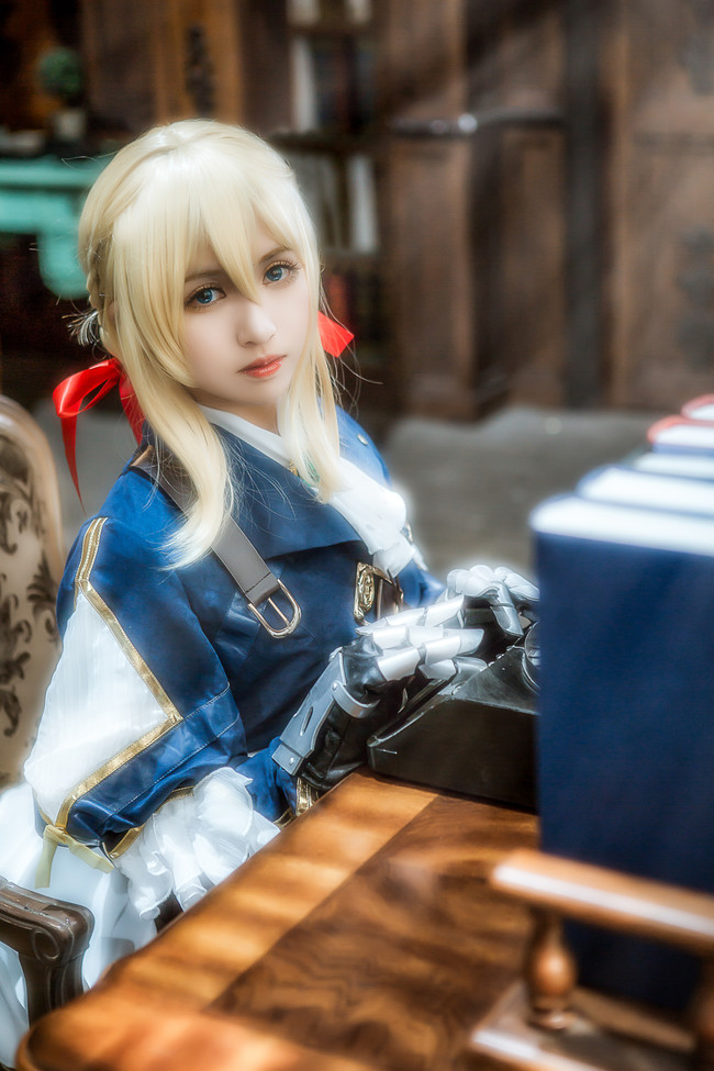 cos紫罗兰永恒花园薇尔莉特伊芙加登