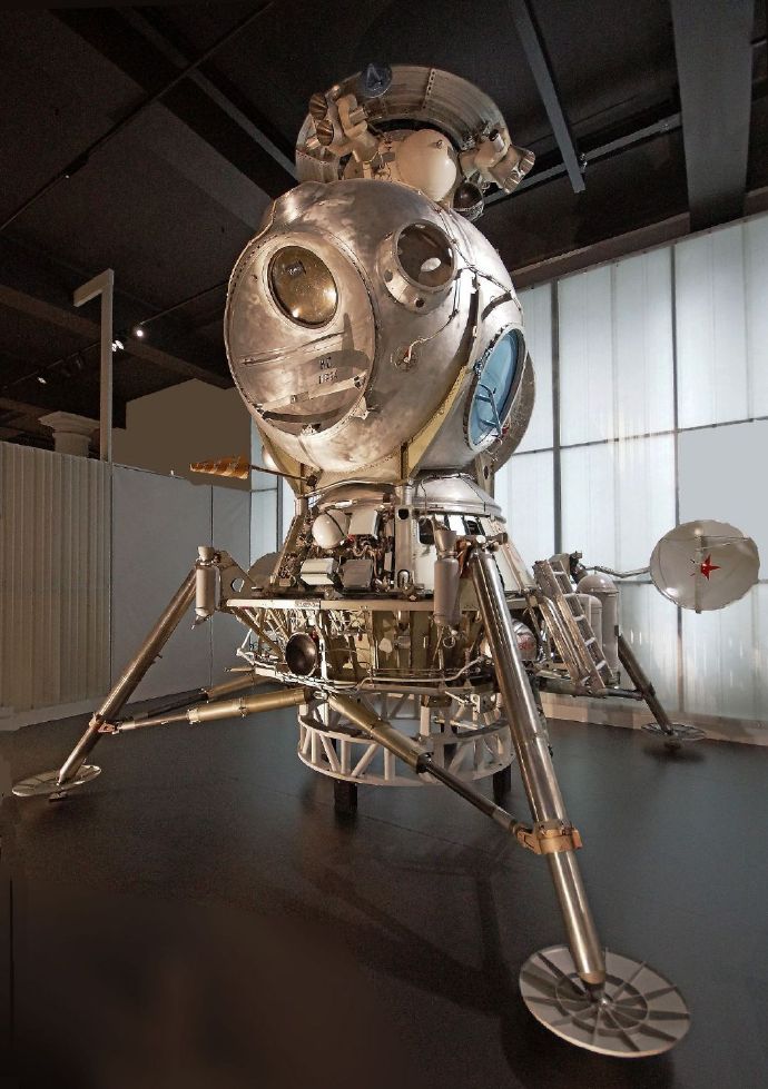 苏联为登月准备的登月舱虽然没有真正使用但透露的架空科技感