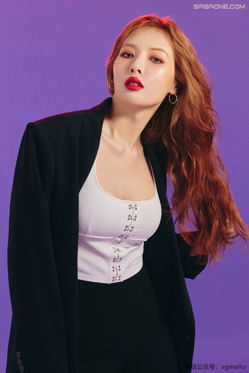 多巴胺妆容的韩国美女妖精金泫雅性感好身材很火辣