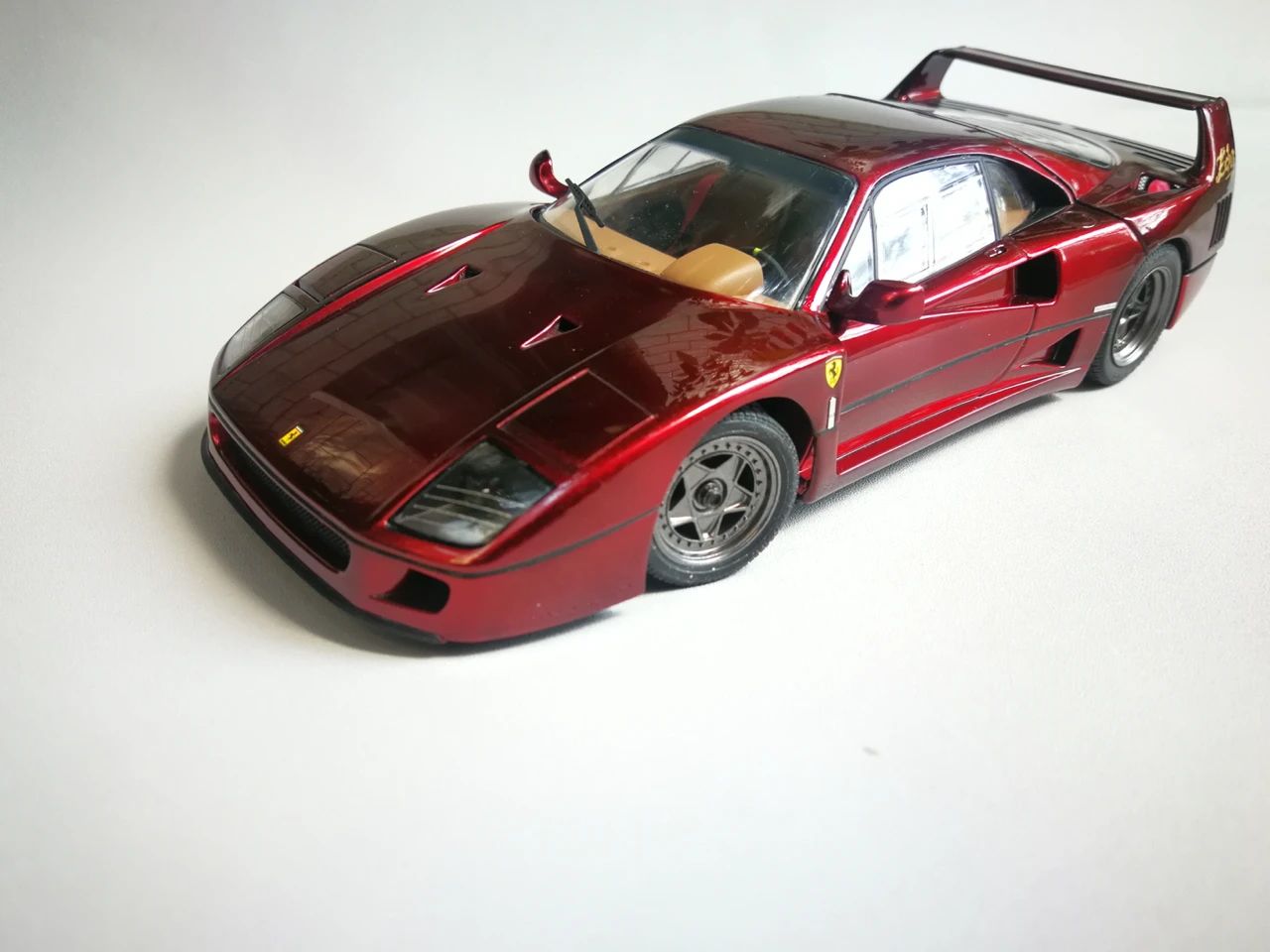 田宫124法拉利f40夏亚红