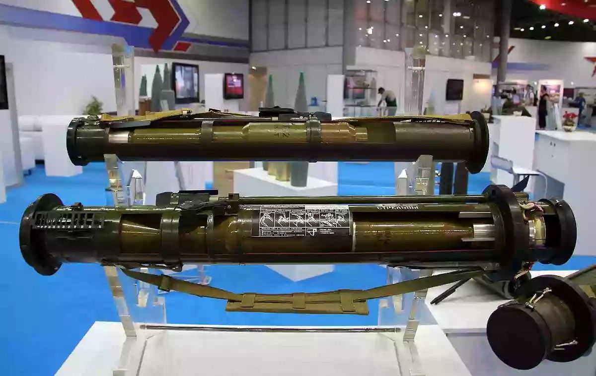 前苏联/俄罗斯rpg-27(蓝草)105毫米一次射击型火箭推进榴弹发射器 -