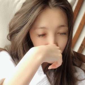 好吧……小姐姐你撩头发的时候,顺带把我也撩了23.