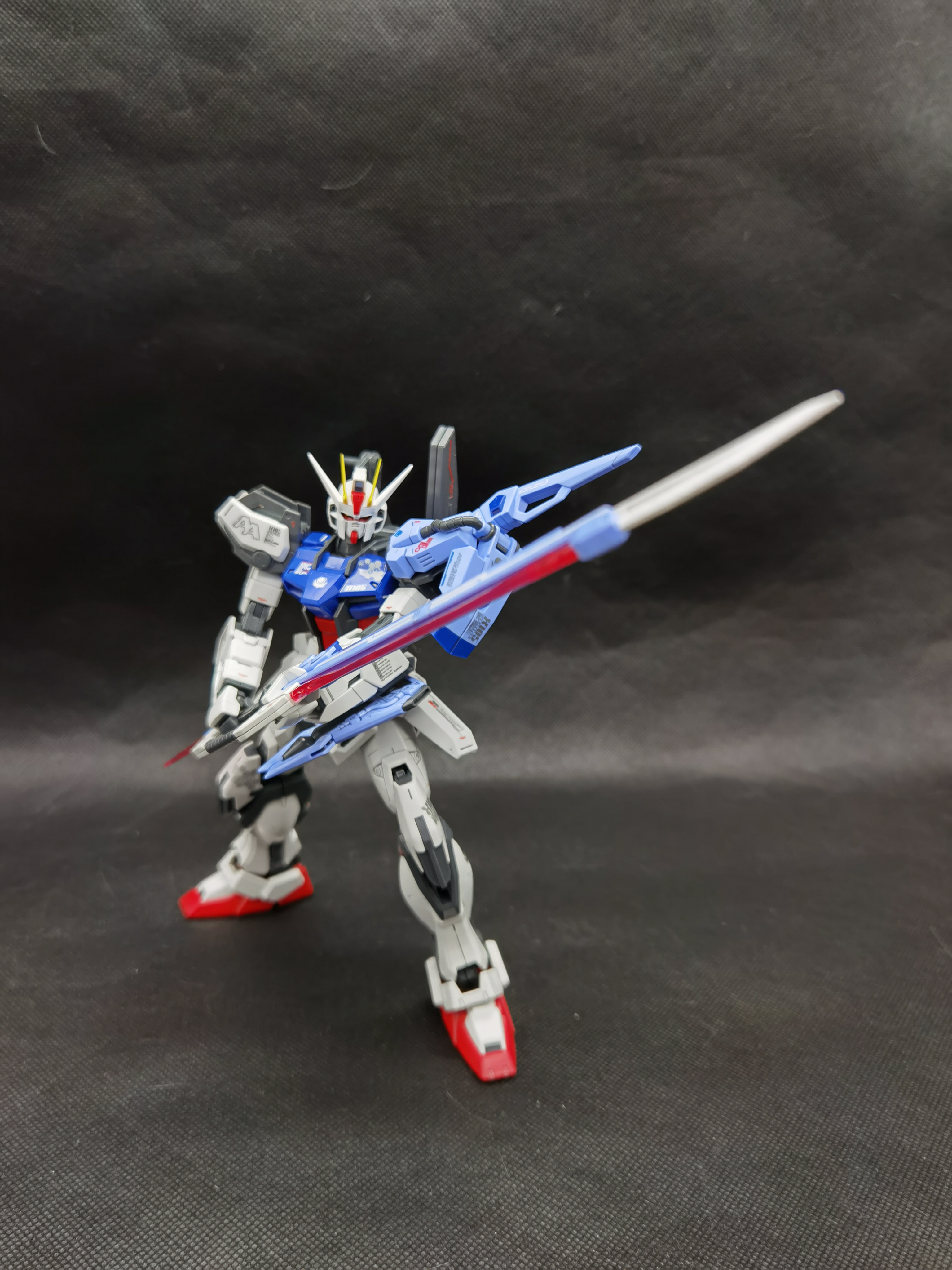 这套装备其实就是把08年的剑炮强袭里面的装备单独拿出来卖,然后顺便