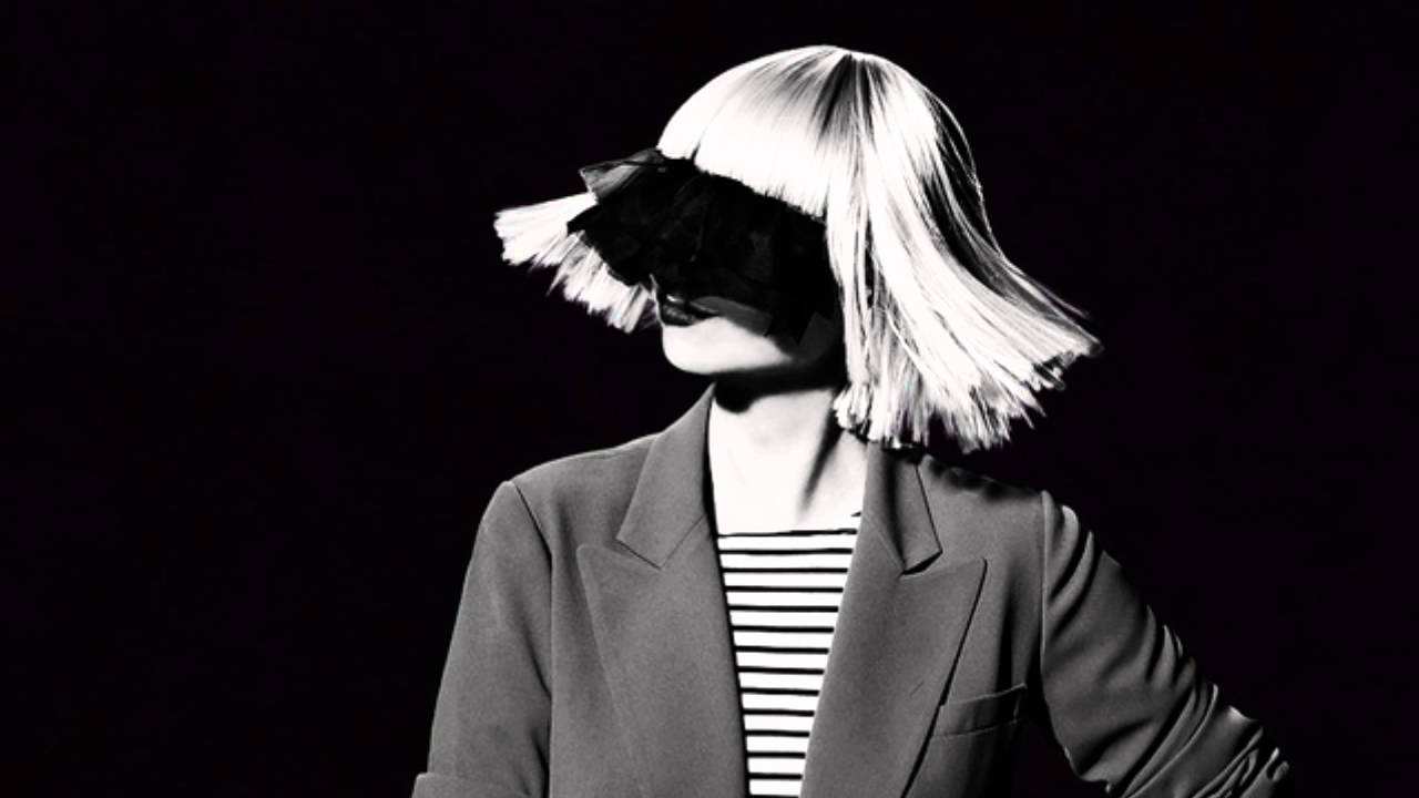 「明星档案之不喜欢露脸的天才型女歌手之一」「sia/希雅富勒」