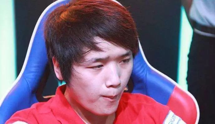 打野厂长,辅助卷毛出走edg,草莓,微笑相继退役,一代we战队也就正式