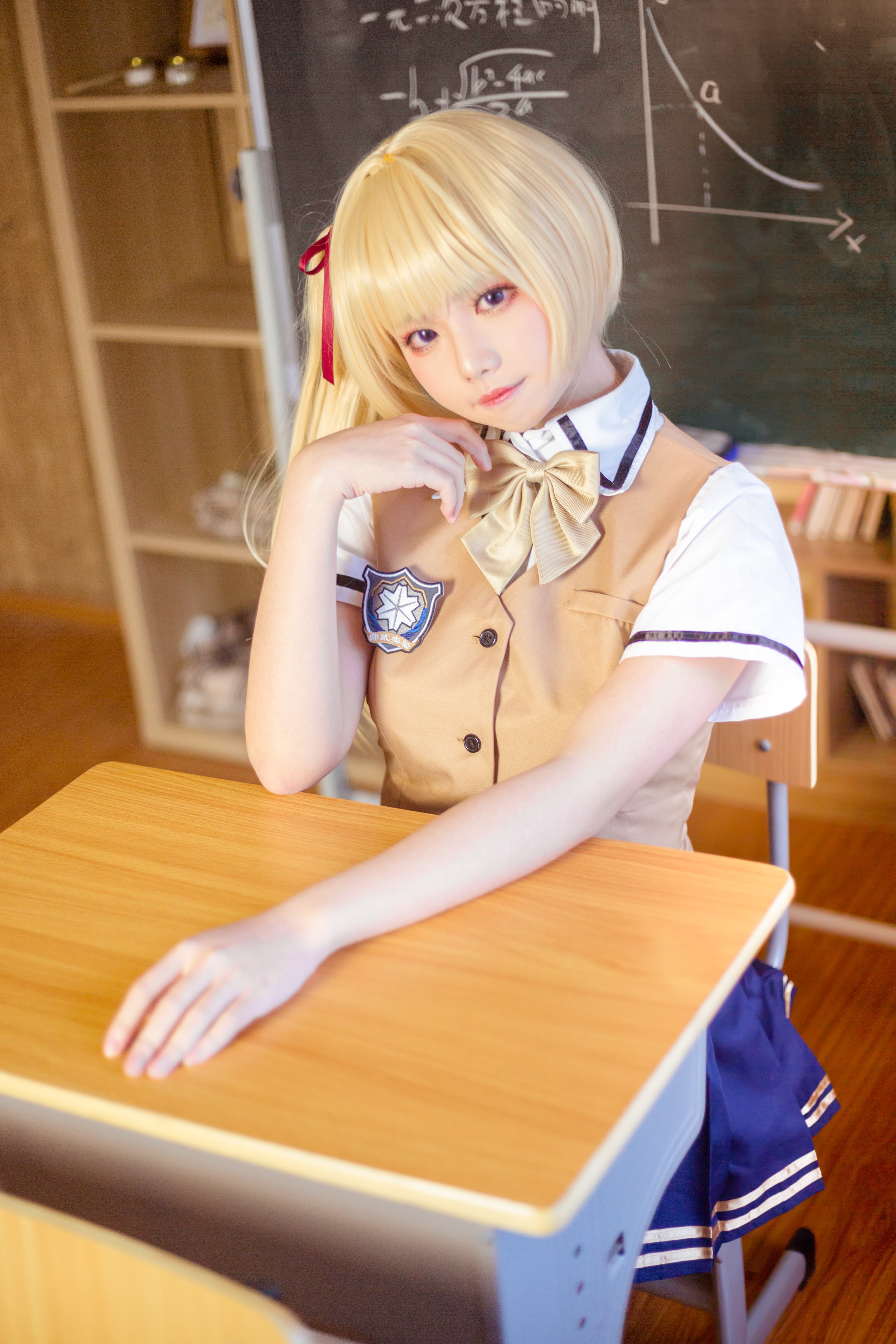 金发萌妹三色绘恋迟菓cos