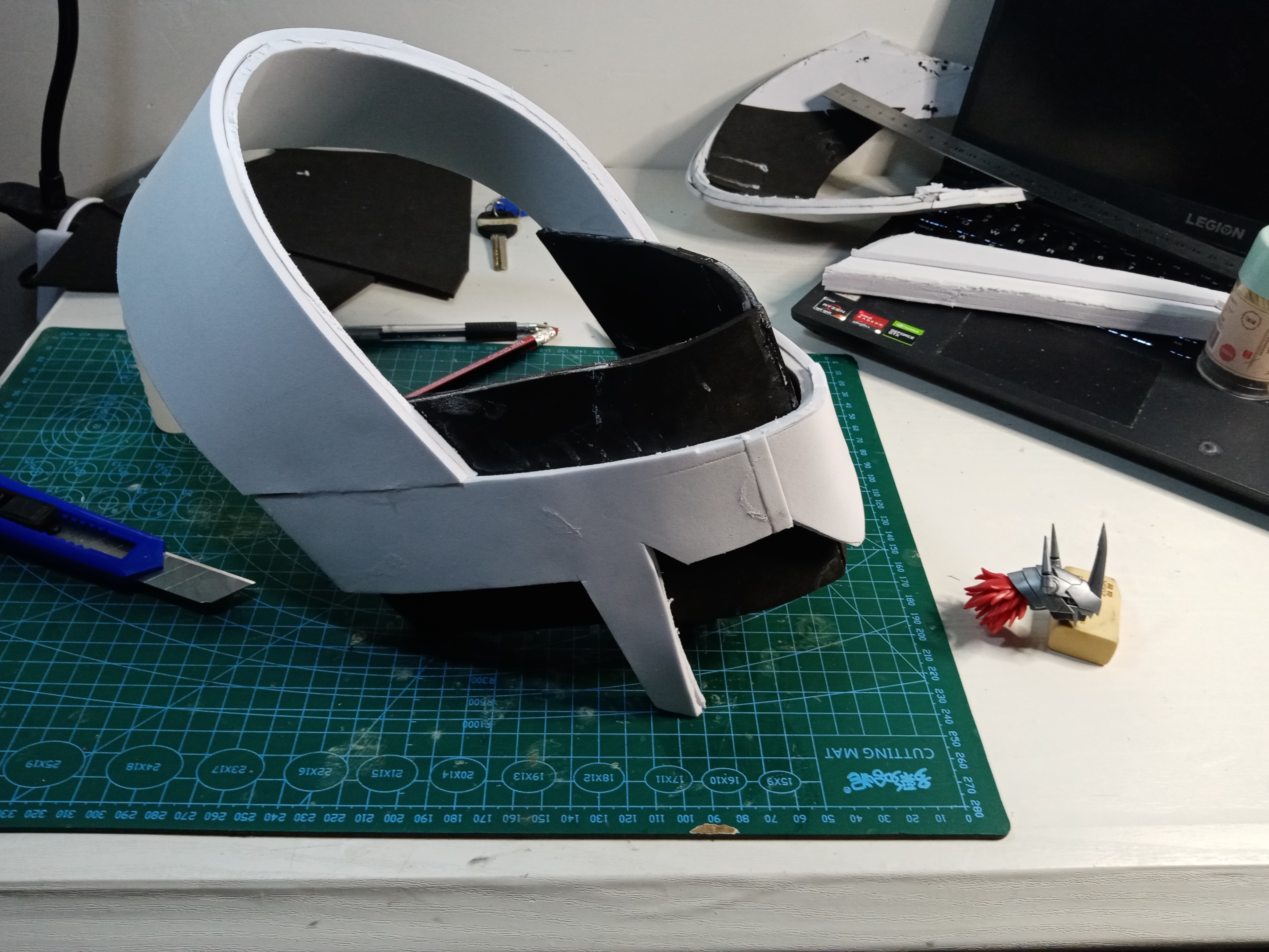 手工制作战斗暴龙兽头盔