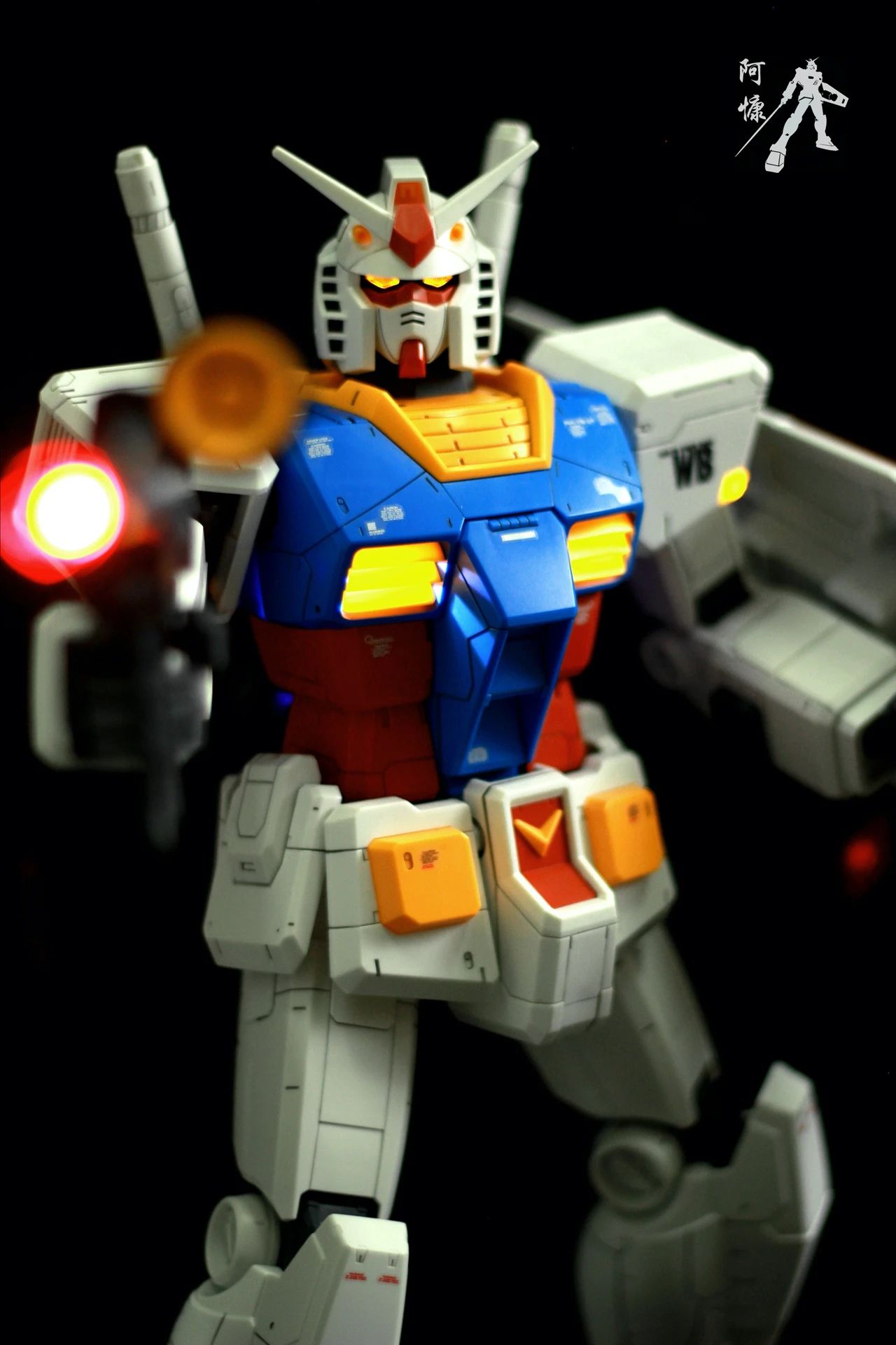 megasize元祖高达加灯