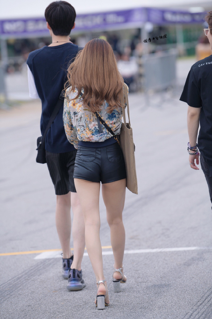 月牙臀是对热裤最起码的尊重吗6767676767