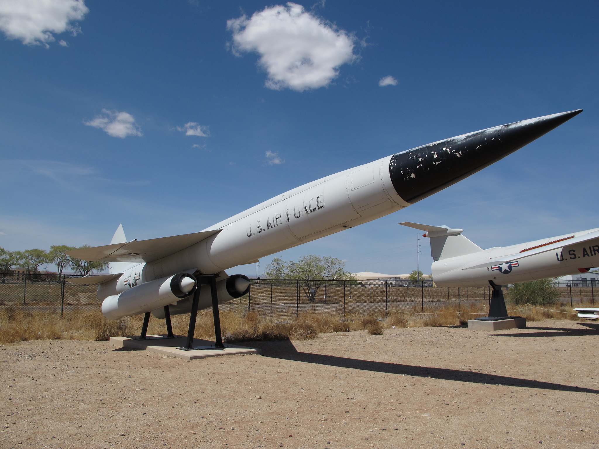 伊朗亮出强劲武器,有击沉航母的能力,就连美国也心虚了!