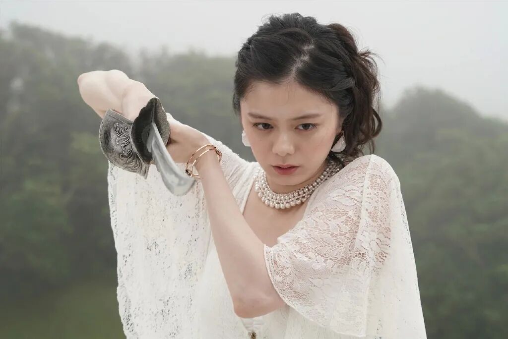 月读饰演者 大幡诗绘理 剪了清爽的短发,很帅气呢.