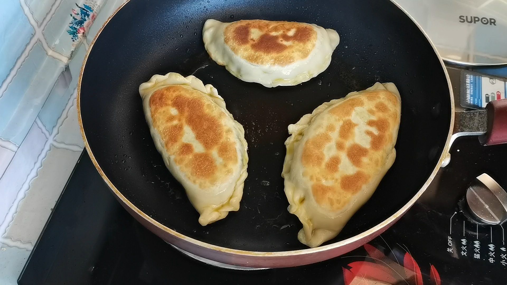 小時候愛吃的韭菜盒子怎麼做好吃還是原來的配方原來的味道