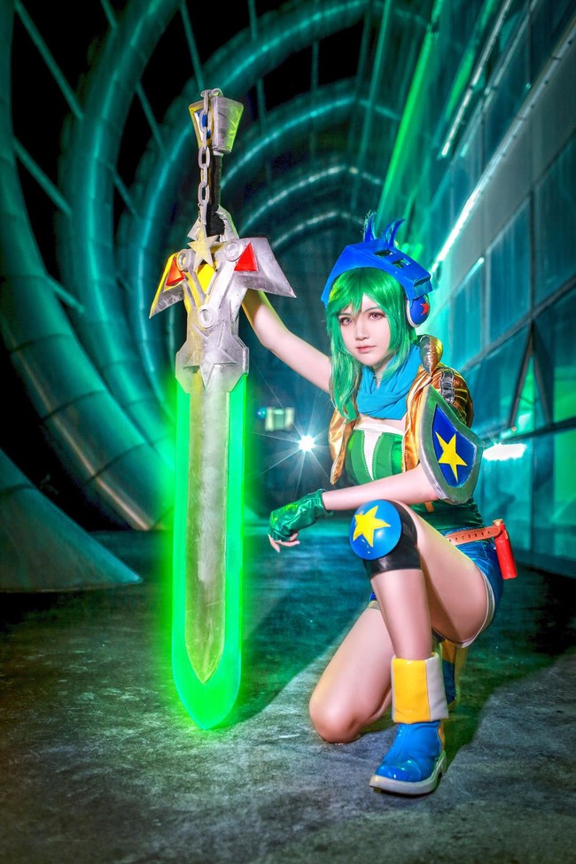 cos英雄联盟电玩勇者锐雯