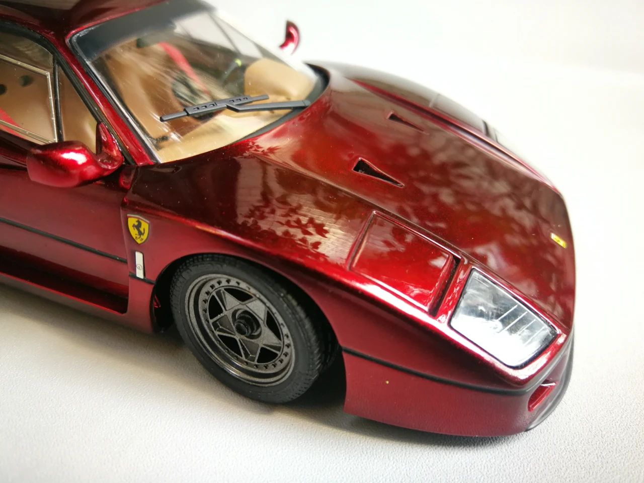 田宫124法拉利f40夏亚红