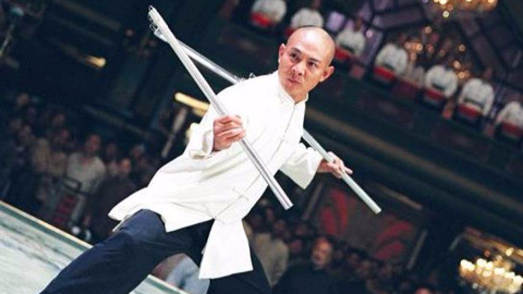 李连杰把三节棍演绎到了极致,动作潇洒真心帅!