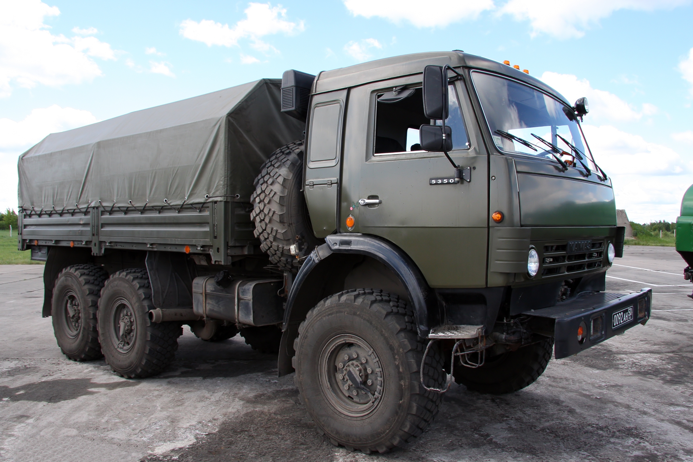 俄罗斯sba60k2布拉特6x6轮式装甲运兵车