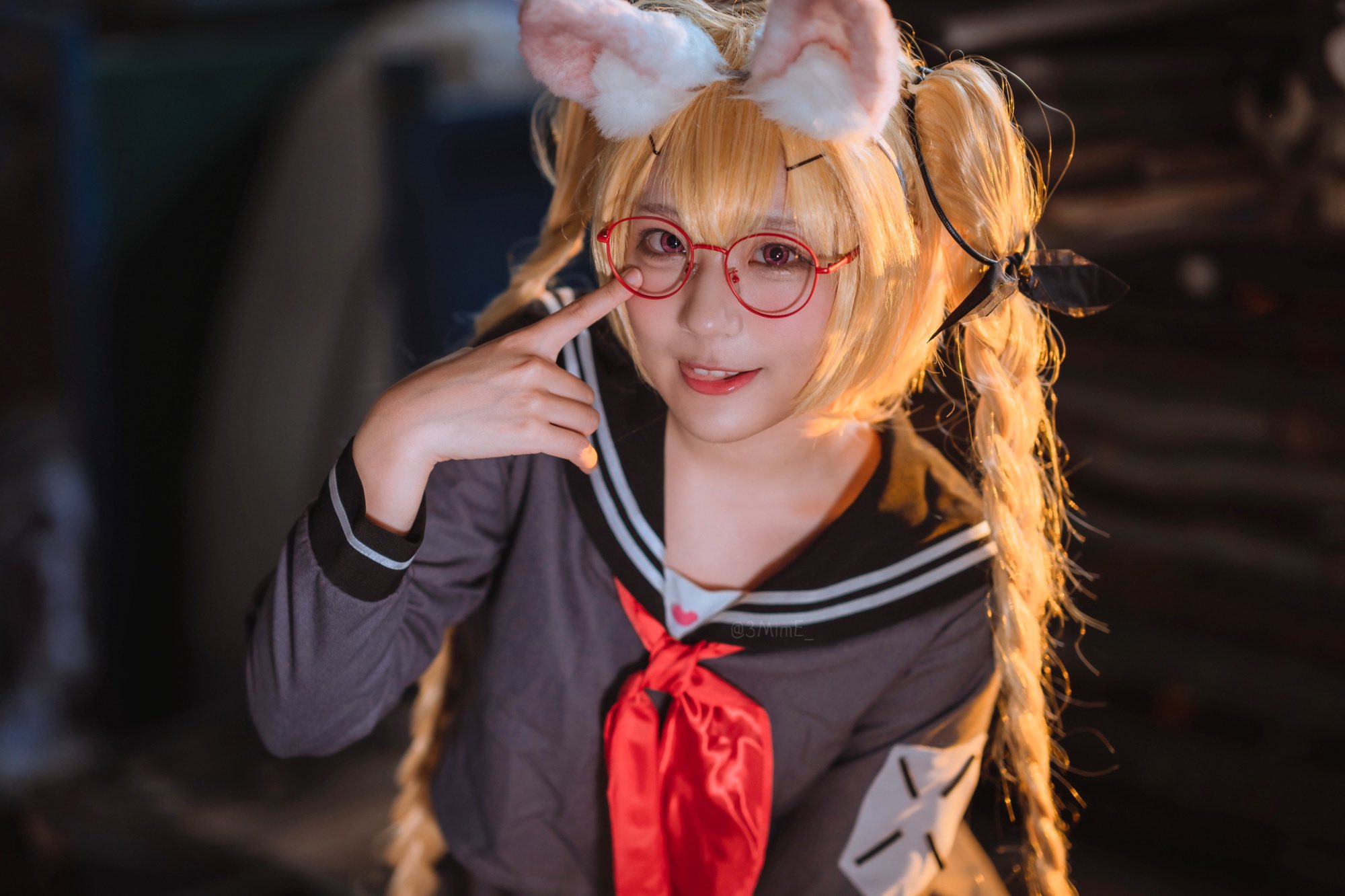 微胖贫乳的妹子,其实在cosplay上还挺讨巧,出可爱的角色可以可爱也