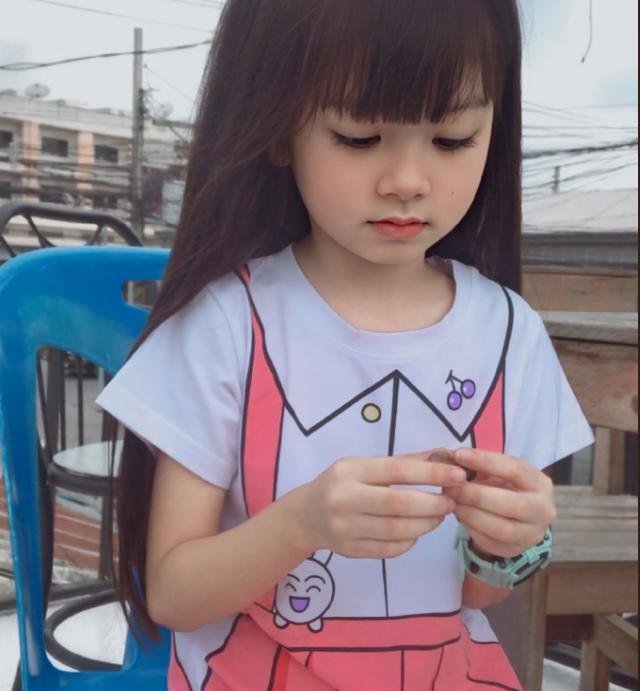 年仅六岁萌杀全网 泰国天使小妹妹onew