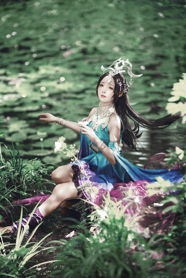 cos剑网三五毒秦风套萝莉